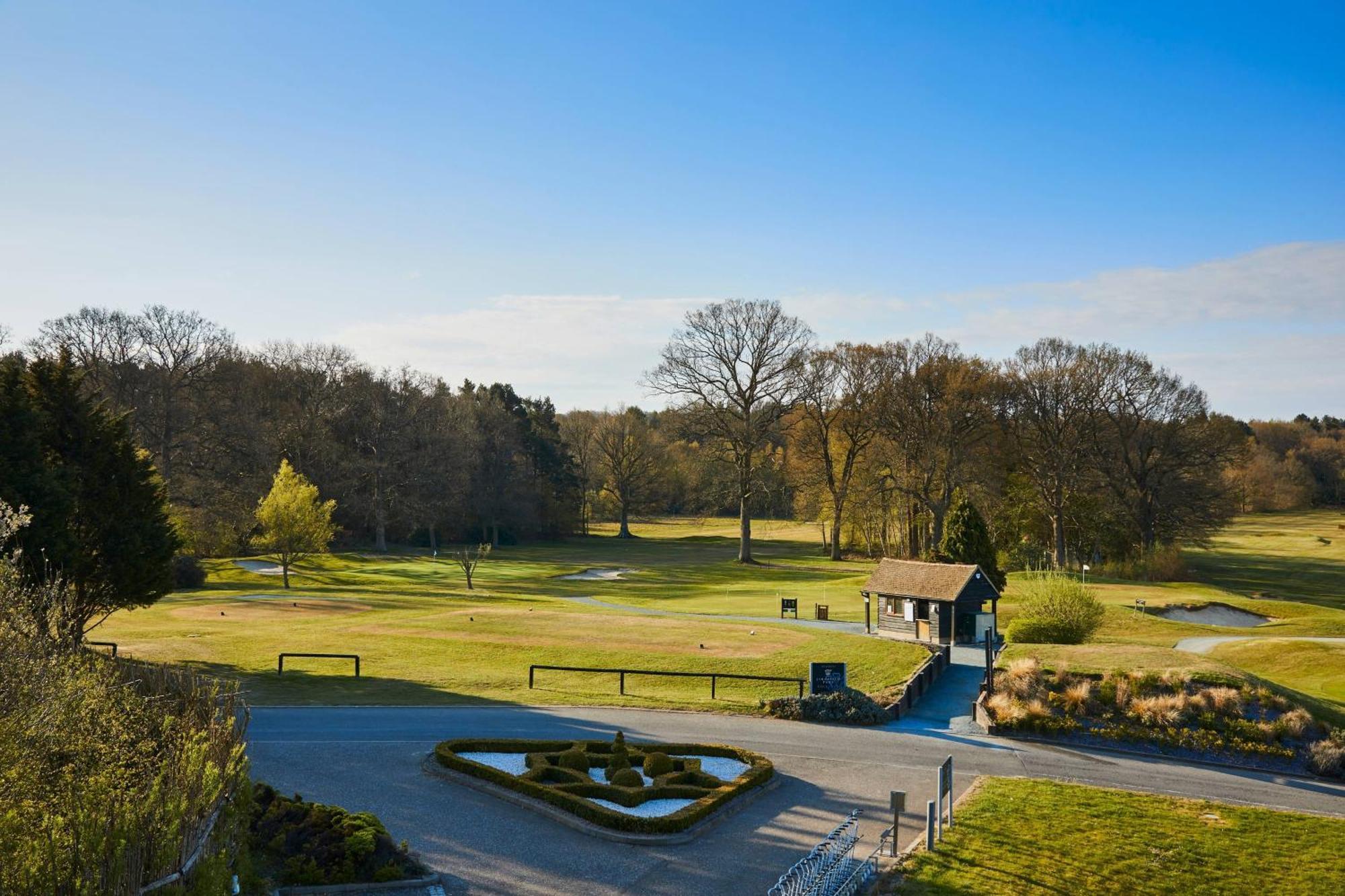 Lingfield Park Marriott Hotel & Country Club Buitenkant foto